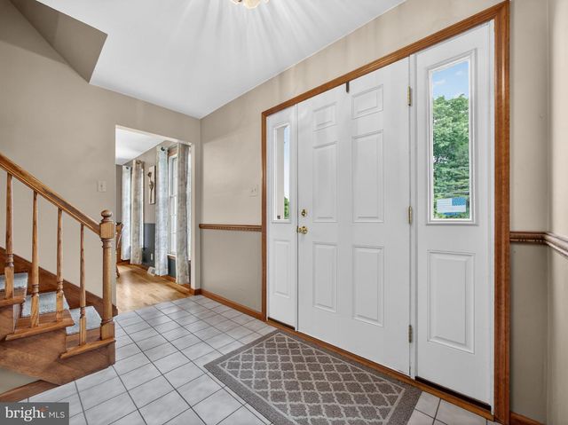 853 LAHR RD, Nazareth, PA 18064