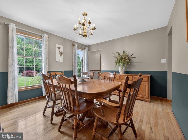 853 LAHR RD, Nazareth, PA 18064