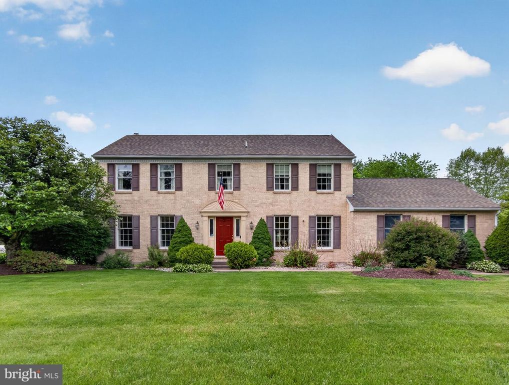 853 LAHR RD, Nazareth, PA 18064