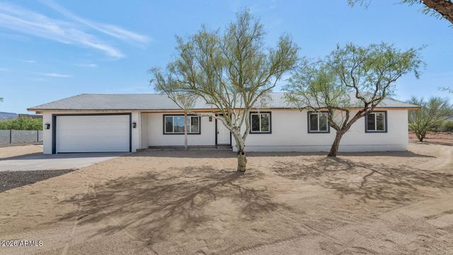 43839 N 12TH Street, New River, AZ 85087