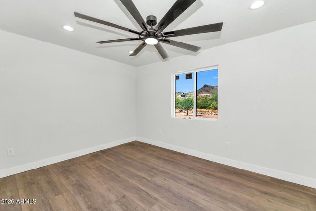 43839 N 12TH Street, New River, AZ 85087