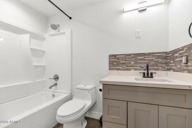 43839 N 12TH Street, New River, AZ 85087