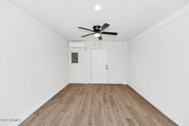 43839 N 12TH Street, New River, AZ 85087
