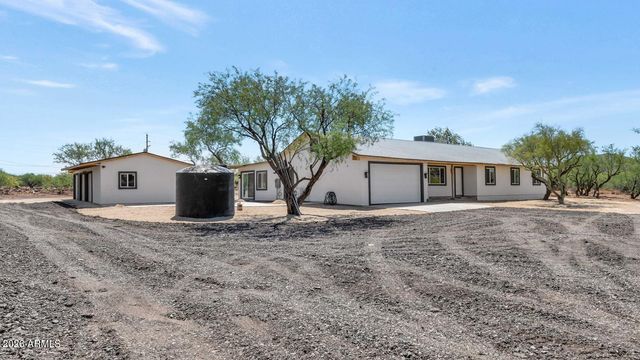 43839 N 12TH Street, New River, AZ 85087