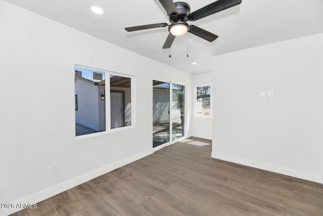 43839 N 12TH Street, New River, AZ 85087
