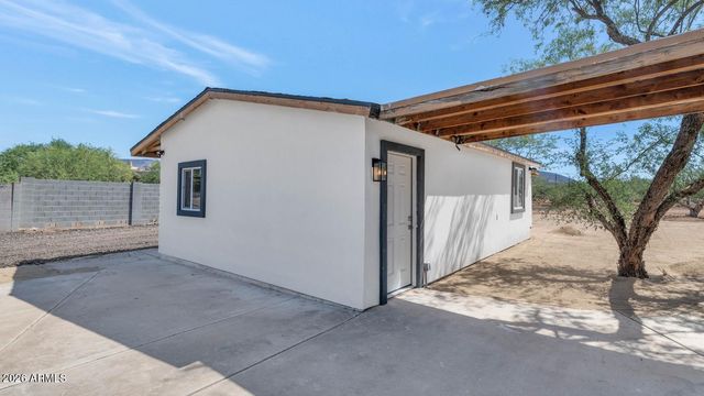 43839 N 12TH Street, New River, AZ 85087