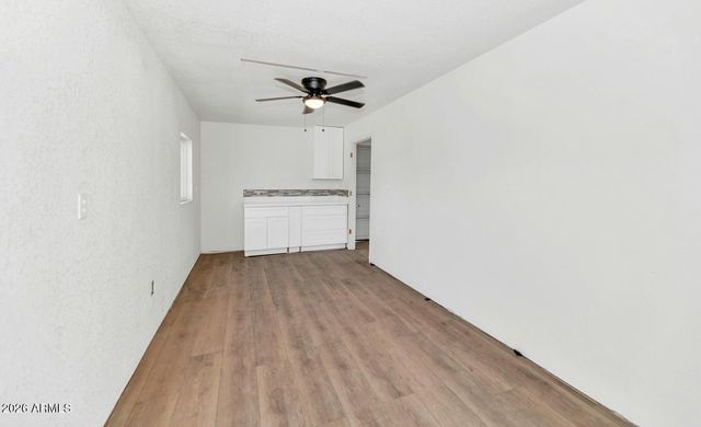 43839 N 12TH Street, New River, AZ 85087