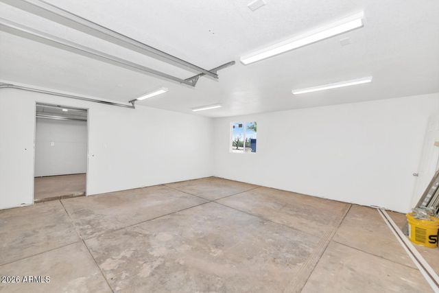 43839 N 12TH Street, New River, AZ 85087