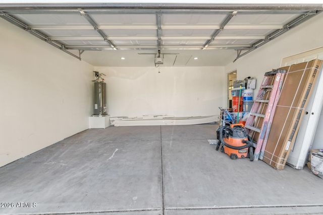 43839 N 12TH Street, New River, AZ 85087