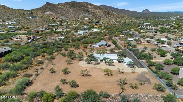 43839 N 12TH Street, New River, AZ 85087