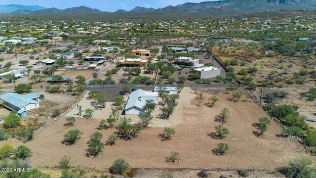 43839 N 12TH Street, New River, AZ 85087