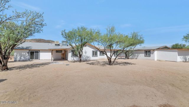 43839 N 12TH Street, New River, AZ 85087