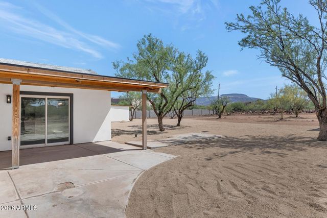 43839 N 12TH Street, New River, AZ 85087