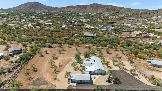 43839 N 12TH Street, New River, AZ 85087