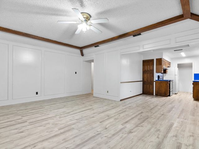 904 Phillips Drive, Ennis, TX 75119