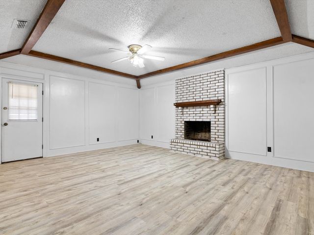 904 Phillips Drive, Ennis, TX 75119