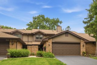 912 Indian Boundary Drive, Westmont, IL 60559