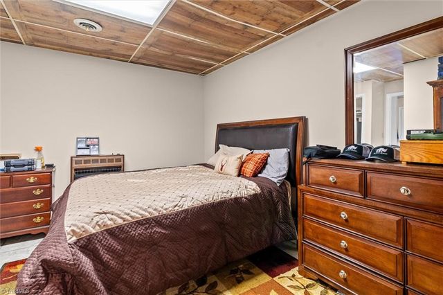 146 Foxcroft Drive, Mount Airy, NC 27030