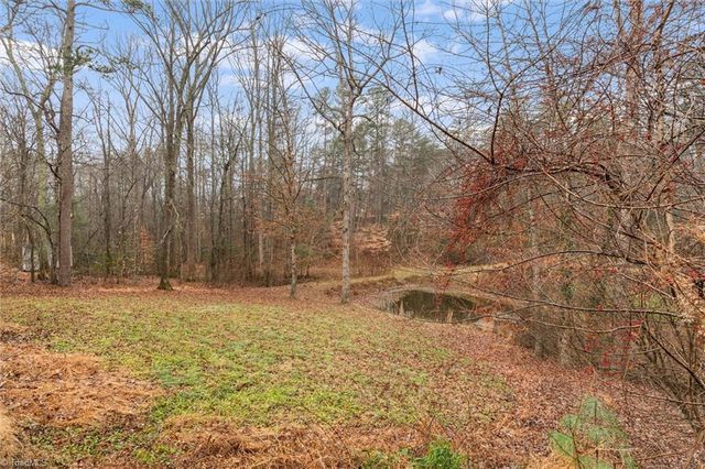 146 Foxcroft Drive, Mount Airy, NC 27030