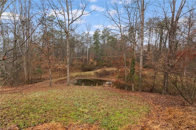 146 Foxcroft Drive, Mount Airy, NC 27030