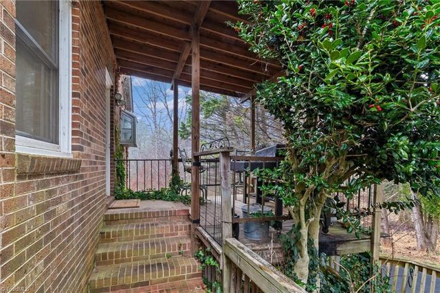 146 Foxcroft Drive, Mount Airy, NC 27030