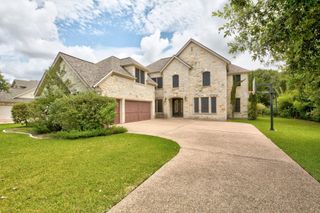 40 Lovegrass LN, Sunset Valley, TX 78745