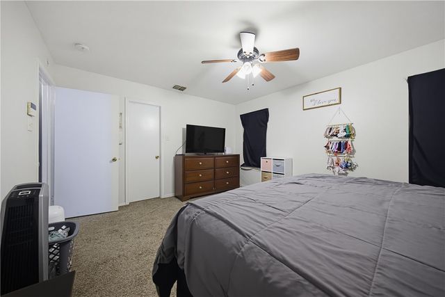 7925 Wolf Dr, Corpus Christi, TX 78414