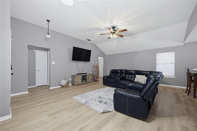 7925 Wolf Dr, Corpus Christi, TX 78414