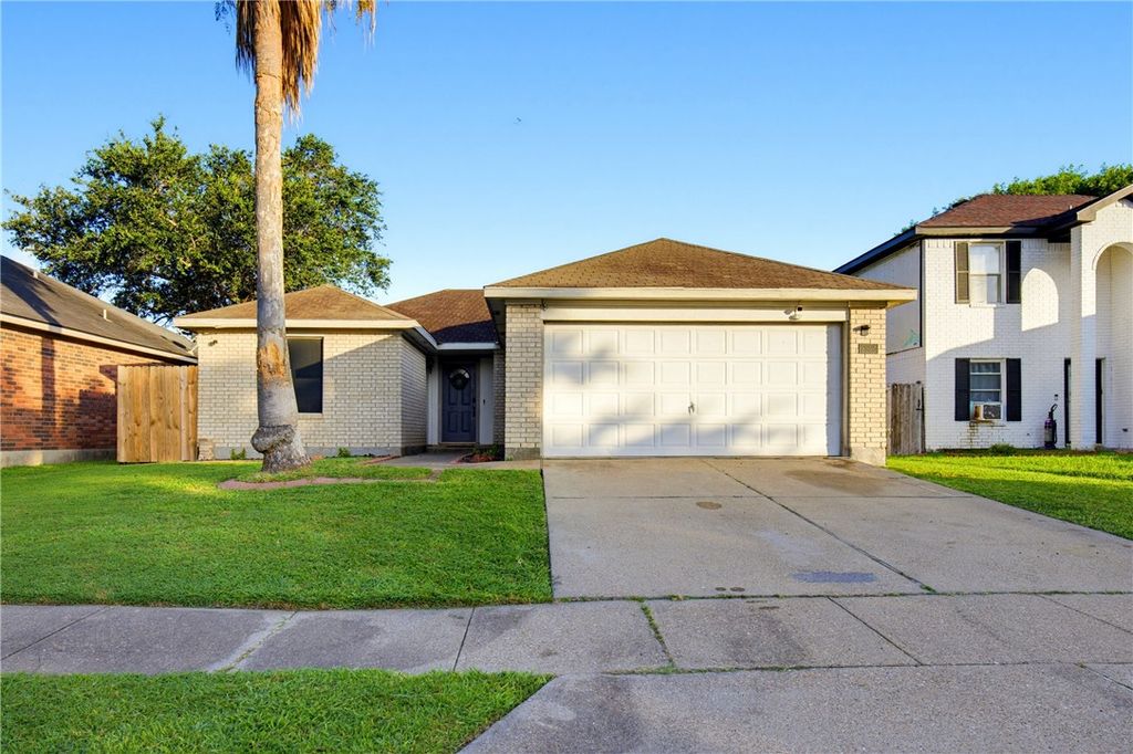 7925 Wolf Dr, Corpus Christi, TX 78414