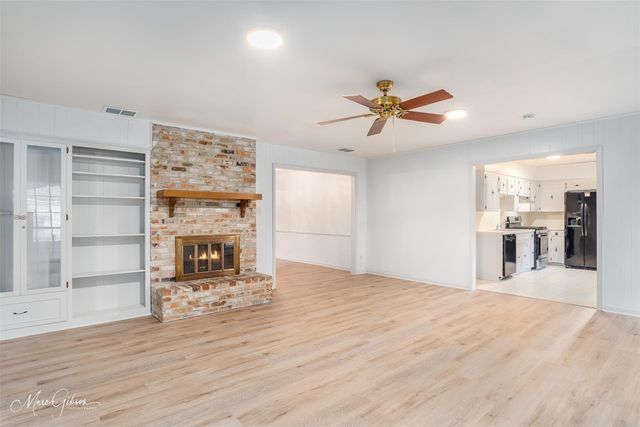 8877 Bayonne Drive, Shreveport, LA 71118