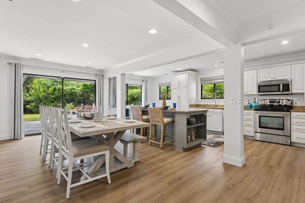 Image 10 of property listing at 21 Off Shore, Hilton Head Island, SC 29928