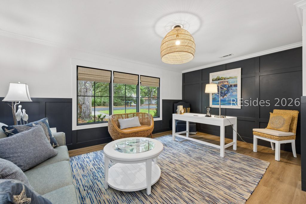 Image 12 of property listing at 21 Off Shore, Hilton Head Island, SC 29928