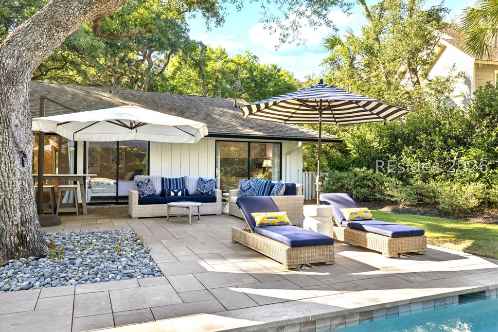 Image 19 of property listing at 21 Off Shore, Hilton Head Island, SC 29928