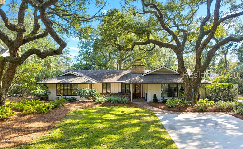 Image 2 of property listing at 21 Off Shore, Hilton Head Island, SC 29928