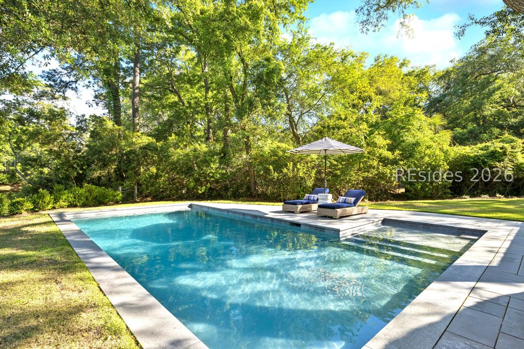 Image 21 of property listing at 21 Off Shore, Hilton Head Island, SC 29928