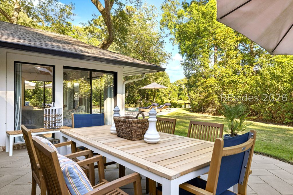 Image 23 of property listing at 21 Off Shore, Hilton Head Island, SC 29928