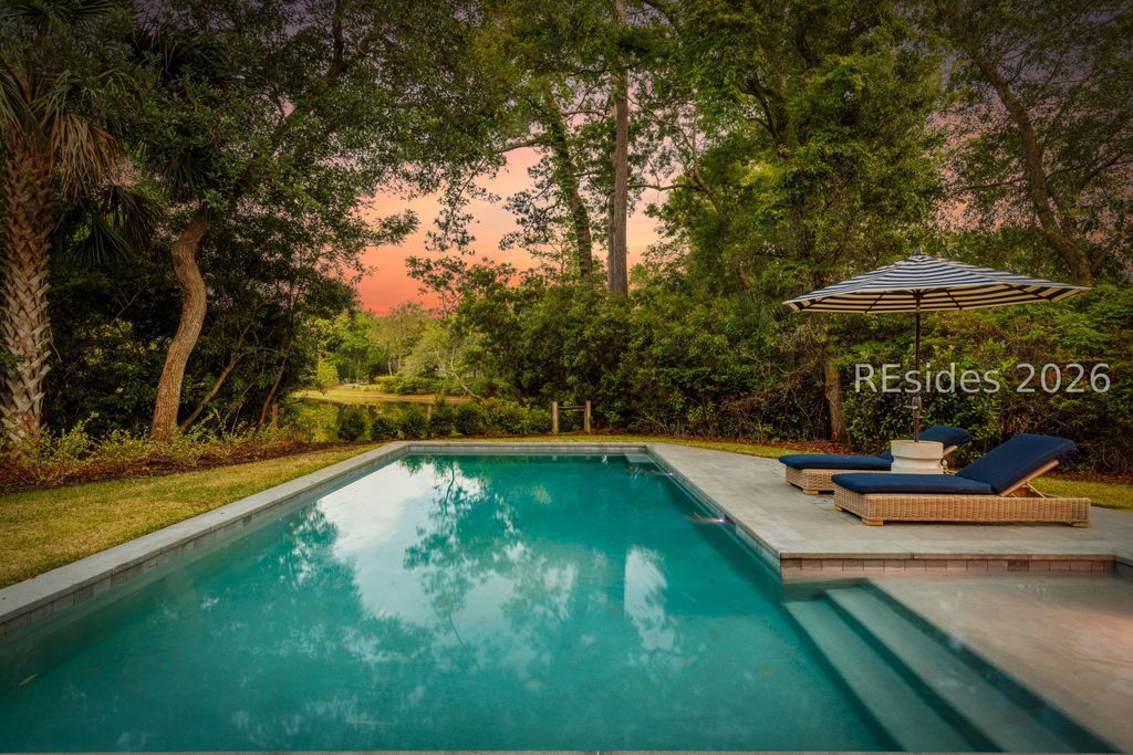 Image 3 of property listing at 21 Off Shore, Hilton Head Island, SC 29928