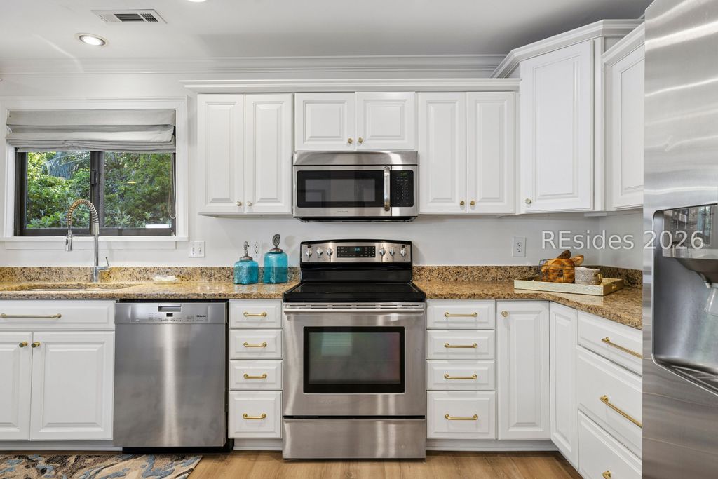 Image 42 of property listing at 21 Off Shore, Hilton Head Island, SC 29928