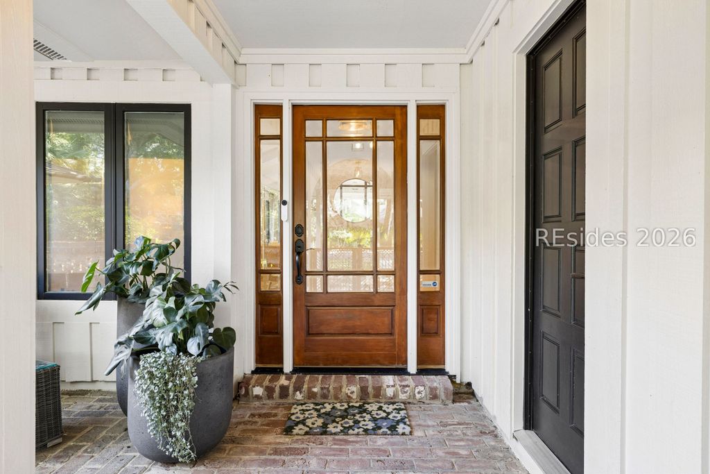 Image 6 of property listing at 21 Off Shore, Hilton Head Island, SC 29928