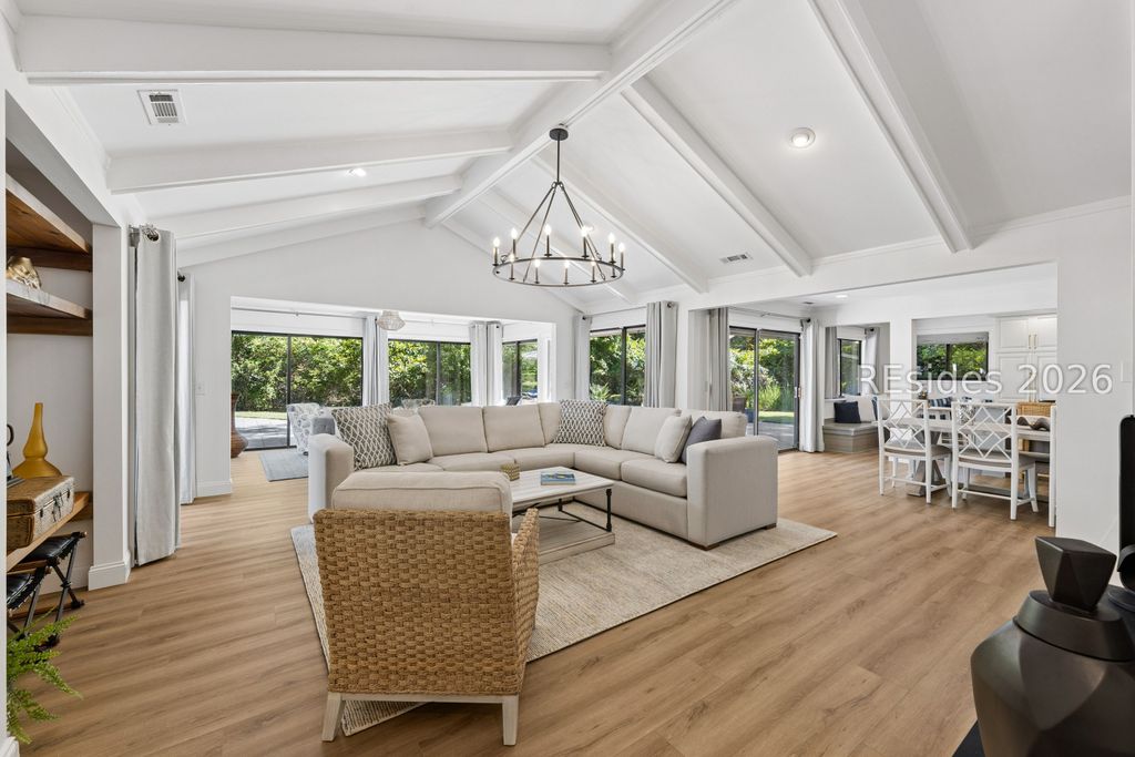 Image 7 of property listing at 21 Off Shore, Hilton Head Island, SC 29928