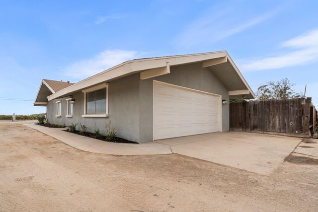 9232 W Belmont Avenue, Fresno, CA 93723