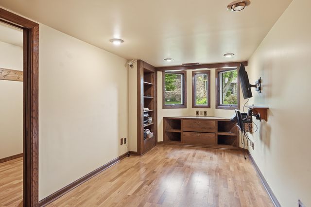12 E 700 N, Valparaiso, IN 46383