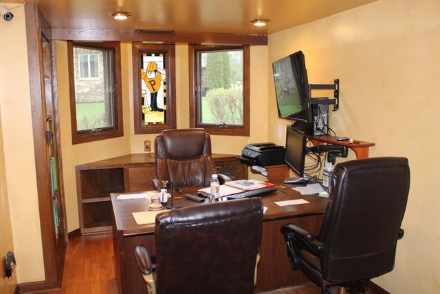 12 E 700 N, Valparaiso, IN 46383