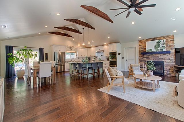 425 Echo Valley Road, Salinas, CA 93907