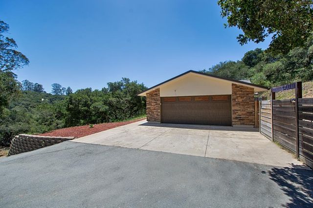 425 Echo Valley Road, Salinas, CA 93907