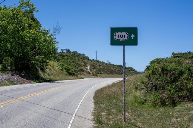 425 Echo Valley Road, Salinas, CA 93907