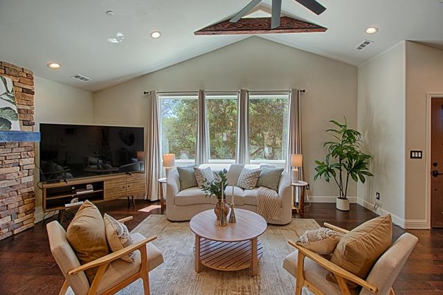 425 Echo Valley Road, Salinas, CA 93907