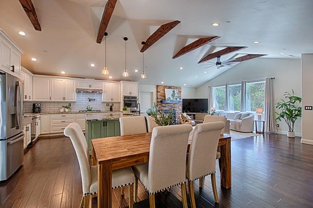 425 Echo Valley Road, Salinas, CA 93907