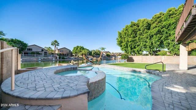 6782 W SKYLARK Drive, Glendale, AZ 85308