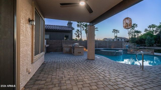 6782 W SKYLARK Drive, Glendale, AZ 85308